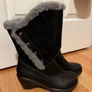 Black and Gray Winter Boots with Fur Lining and Thick Sole